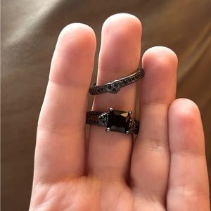 Black ring set